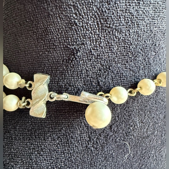 Vintage 50-60’s faux pearls, marked Japan, hand knotted, 2 strand, graduated sz - Picture 9 of 9
